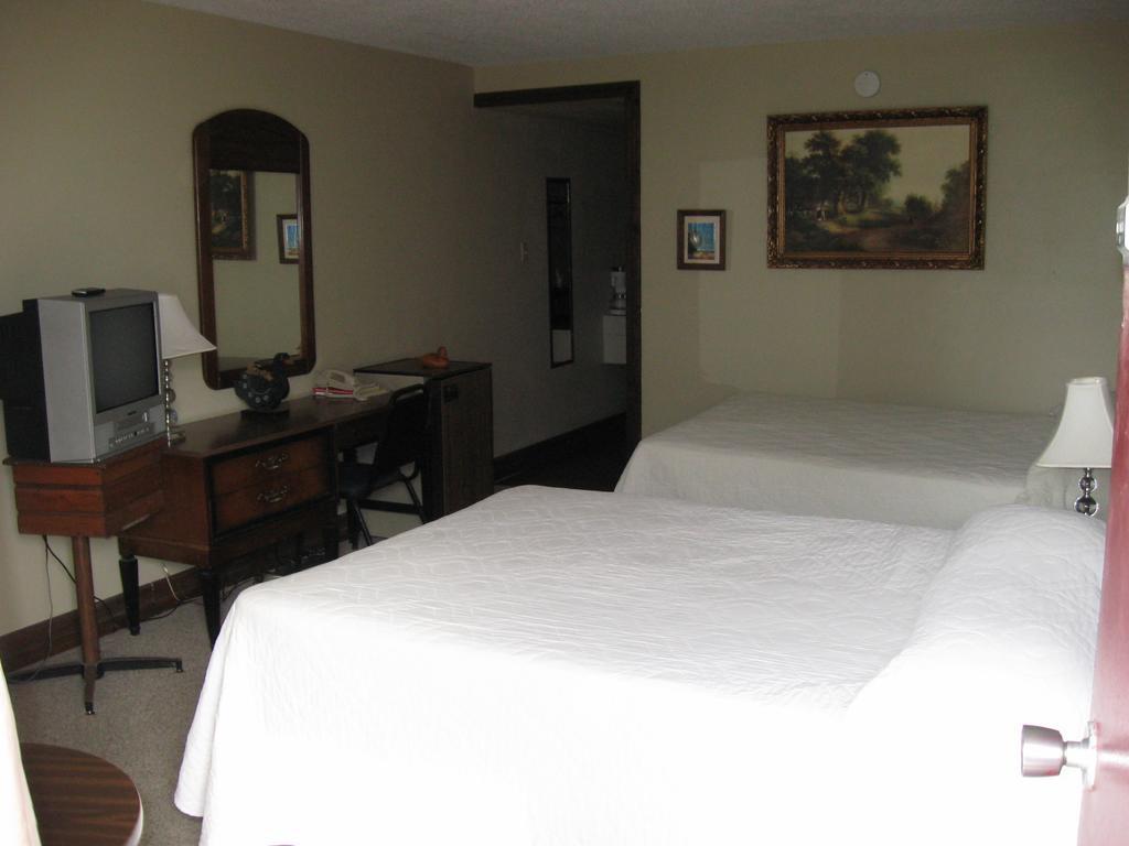 Candlelight Inn Скотсблъф Стая снимка