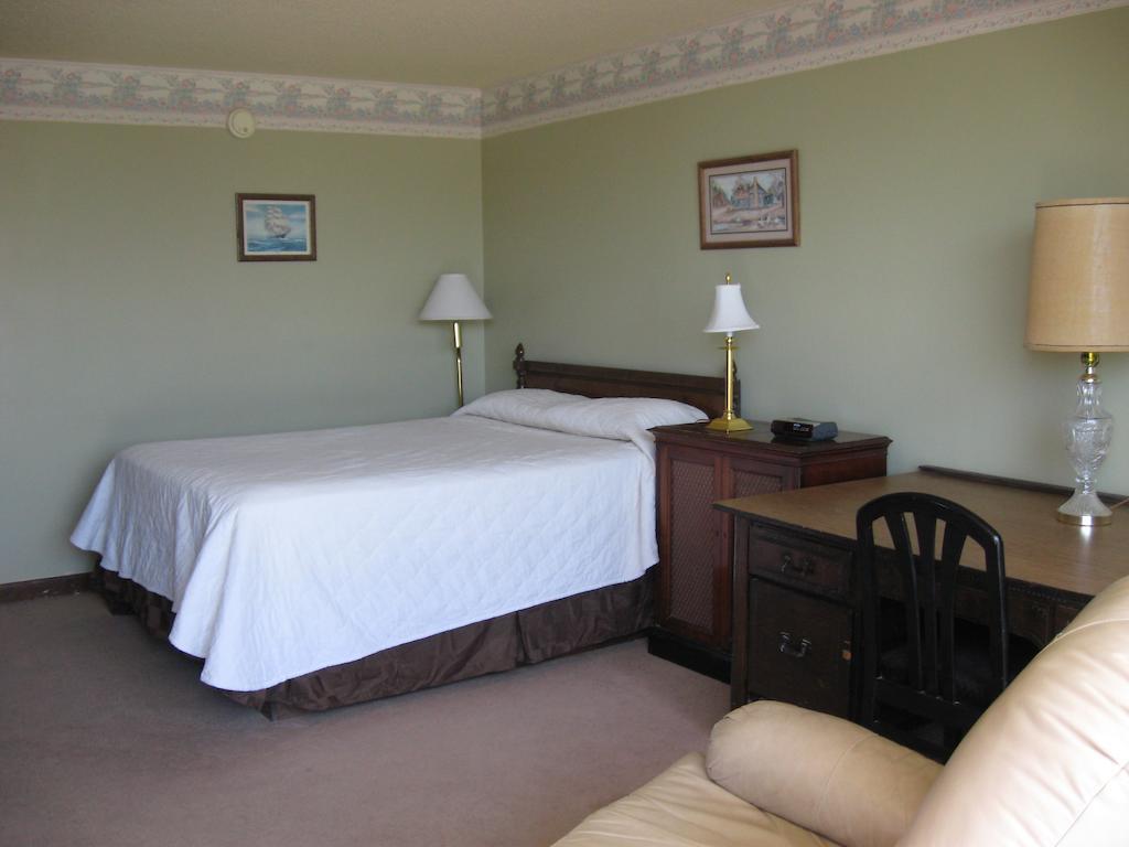 Candlelight Inn Скотсблъф Екстериор снимка