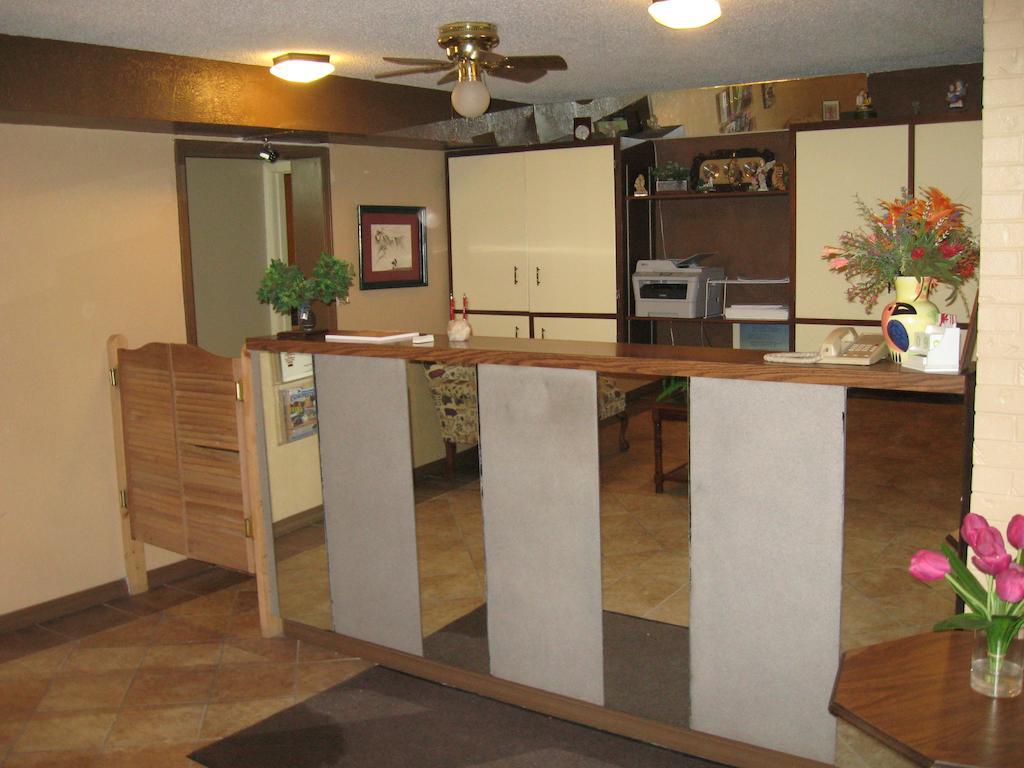 Candlelight Inn Скотсблъф Екстериор снимка