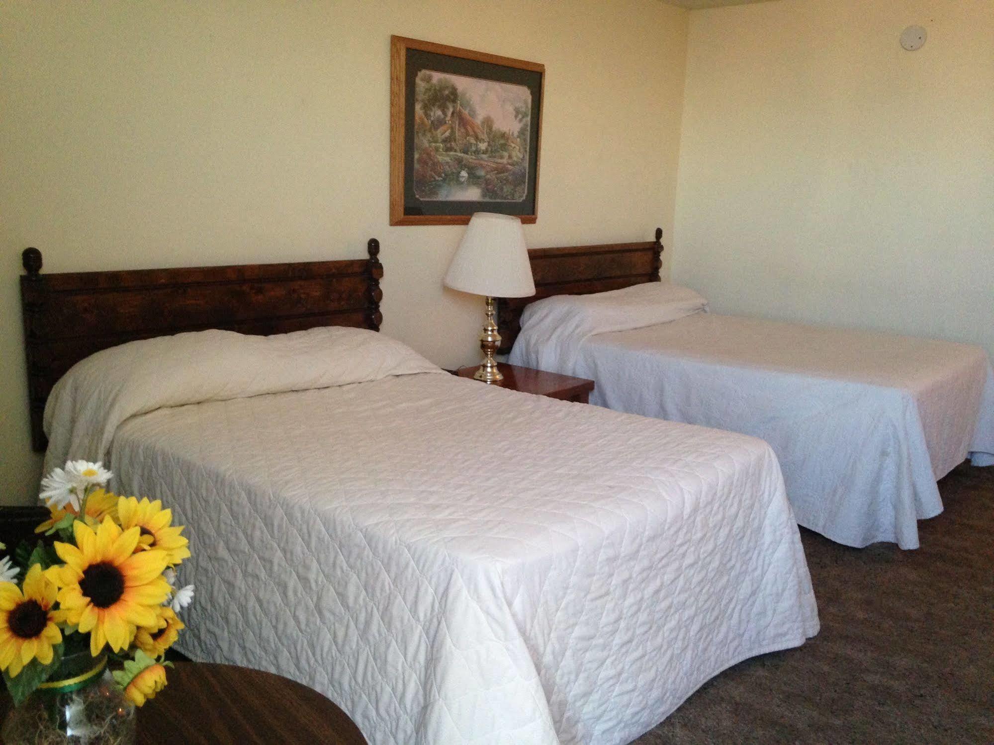 Candlelight Inn Скотсблъф Екстериор снимка